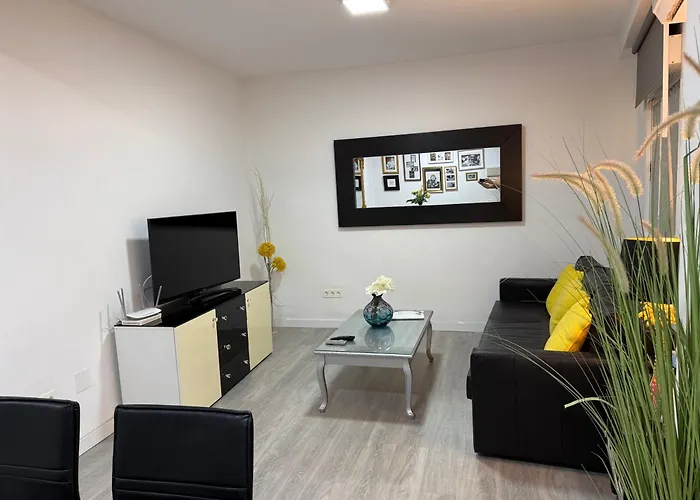 Apartment A 20 Pasos Del Museo Picasso By Planners Malaga